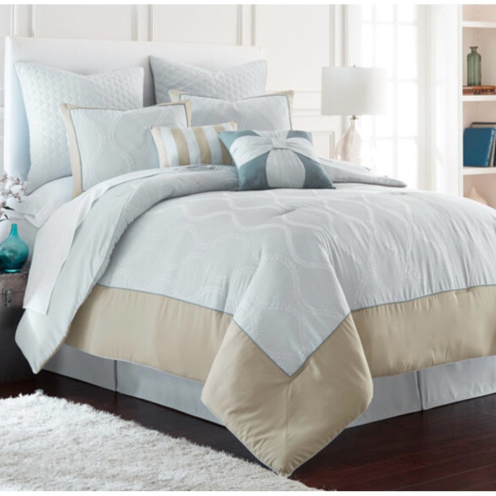 Amrapur 8 Piece Queen Size Comforter Set St Tropez 38EJECMG-TPZ-QN